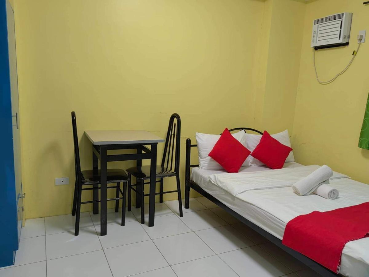 Yellowpad Hotel Davao Bagian luar foto