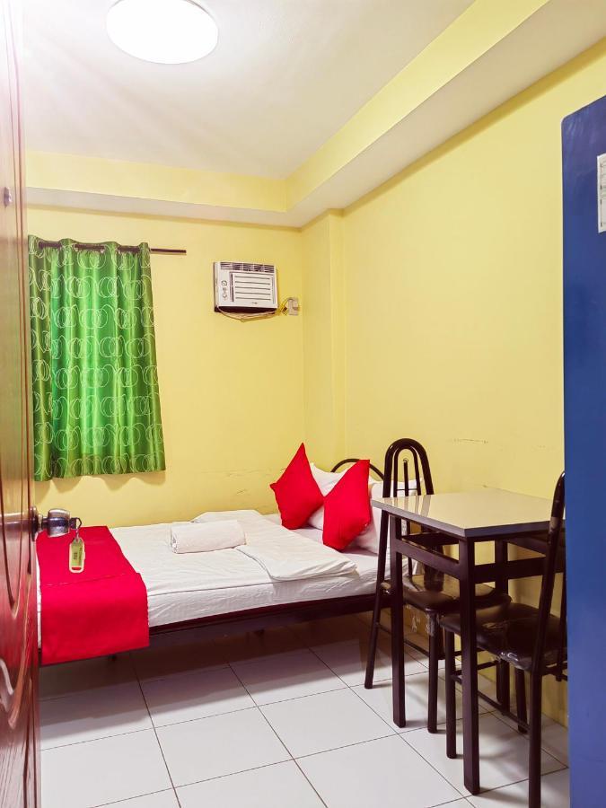Yellowpad Hotel Davao Bagian luar foto
