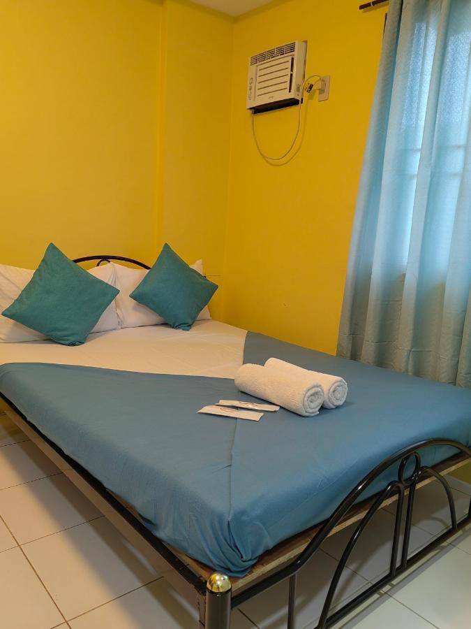 Yellowpad Hotel Davao Bagian luar foto